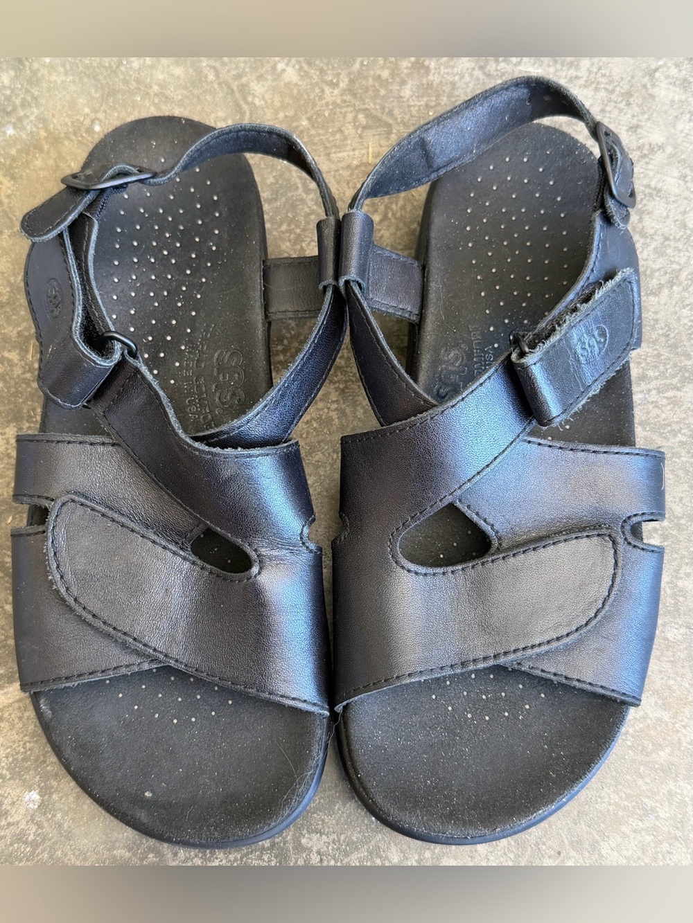 SAS Huggy Black Leather Adjustable Sandals Cross Strap Buckle Comfort Womens 6.5